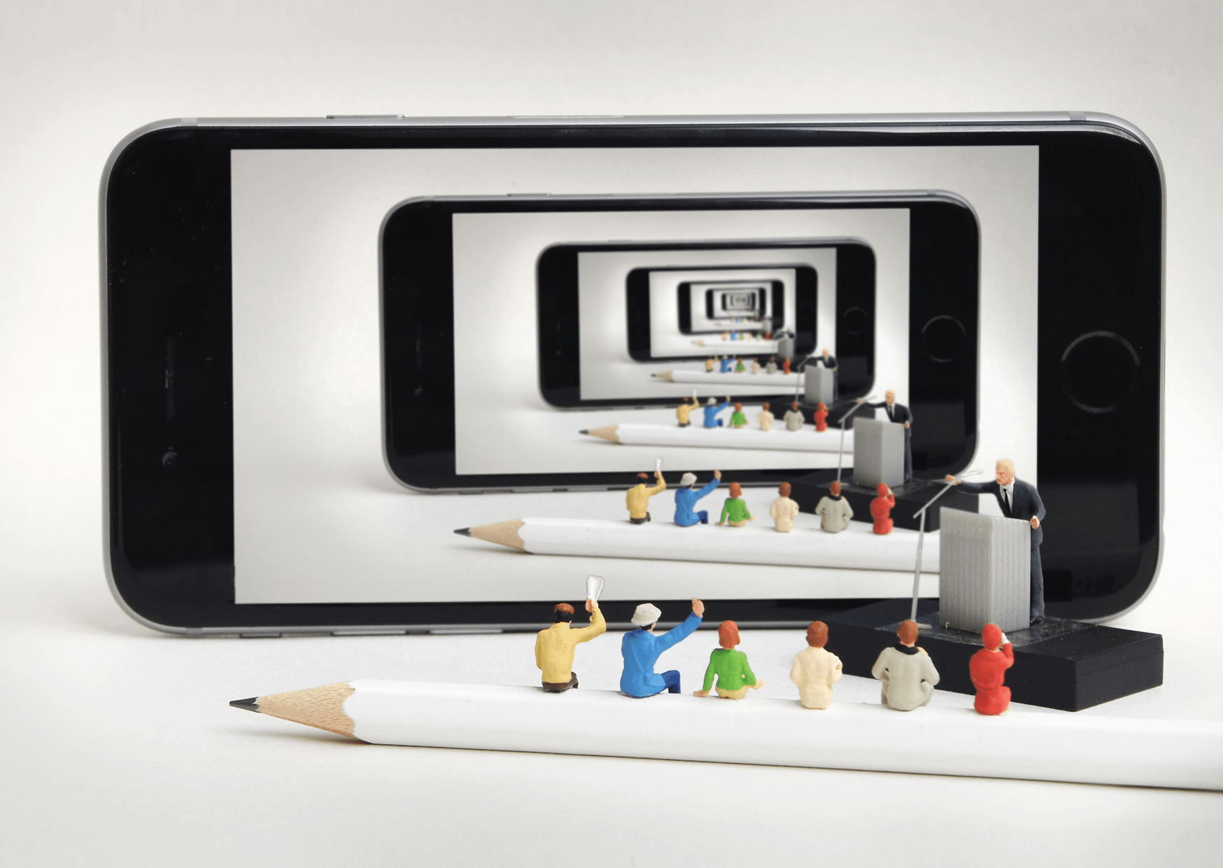 Theater de Veste, Seizoen 17|18, Studio Enkelvoud, seizoensbrochure, college en debat, grafisch ontwerp, fotografie, miniatuur, miniature