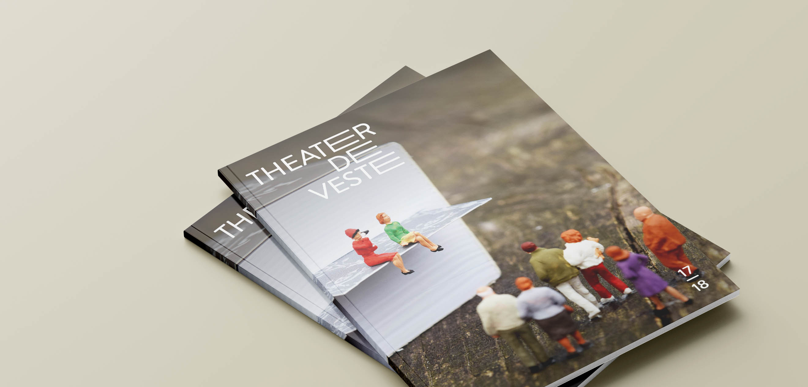 Theater de Veste, Seizoen 17|18, Studio Enkelvoud, seizoensbrochure, toneel, campagnebeeld, grafisch ontwerp, fotografie, miniatuur, miniature